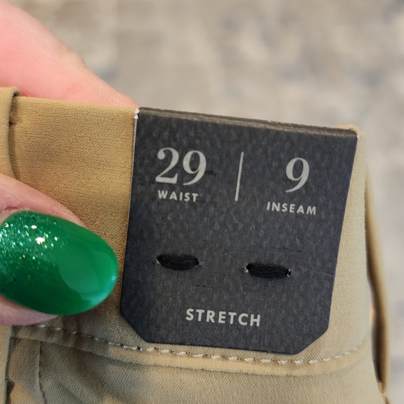 NWT J. Crew 9" Tech Shorts. Khaki. Men's size 29. - Picture 7 of 16